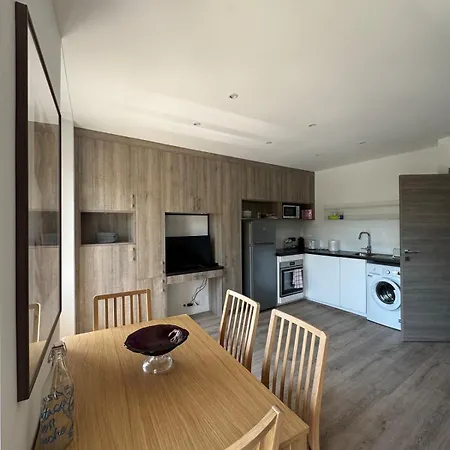 14484 Deux Pieces Elegant Et Apartament